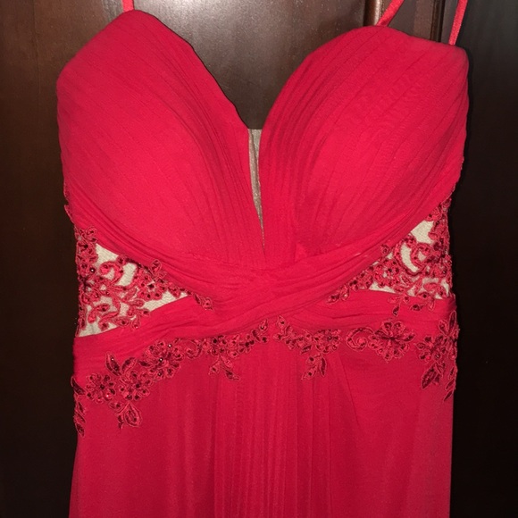 Red gown/prom dress - Picture 2 of 5